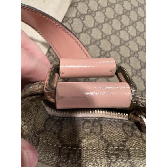 Gucci GG Supreme messenger bag with pink patent leather - Picture 15 of 15